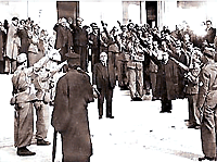 Χαιρετισμός που είχε επιβληθεί κατά τη διάρκεια της διακυβέρνησης από τον Ιωάννη Μεταξά - Φωτογραφικό Αρχείο Ελληνικών Λογοτεχνικών και Ιστορικών Αρχείων, Αθήνα