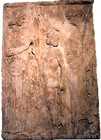 Деметра, Триптолем и Персефона (Кора) на Большом Элевсинском фризе — V в. до н.э., Национальный Археологический музей Афин